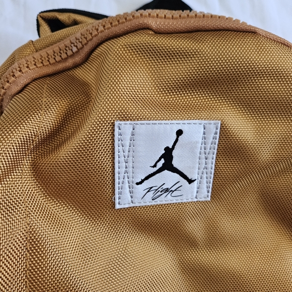 Nike Air Jordan Jumpman Flight Control Backpack Chutney Laptop MA0599-X0A - Picture 4 of 5